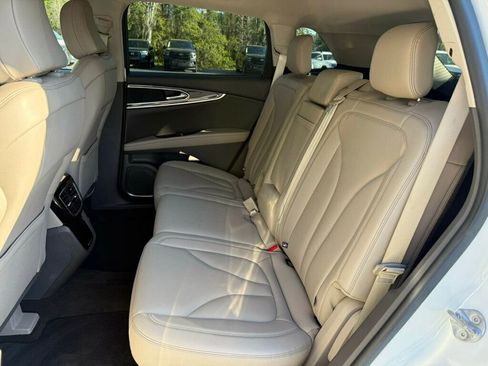 Used 2023 Lincoln Nautilus Standard FWD w/ Premium Package image 8