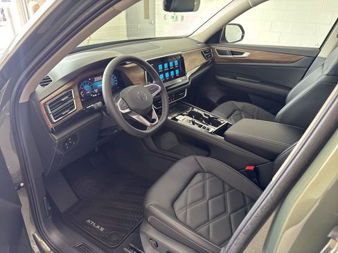 New 2026 Volkswagen Atlas SE AWD/4WD image 16