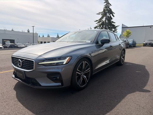 Used 2019 Volvo S60 T6 R-Design AWD/4WD image 2