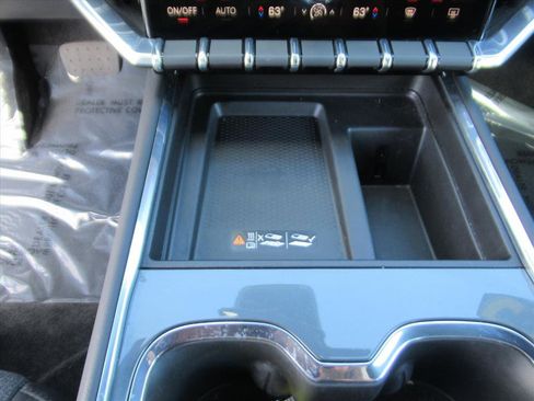 Used 2025 GMC Acadia Elevation image 26