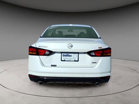Used 2025 Nissan Altima 2.5 SR w/ SR Premium Package image 8