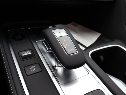 Certified 2026 INFINITI QX60 Luxe w/ Family Package image 28