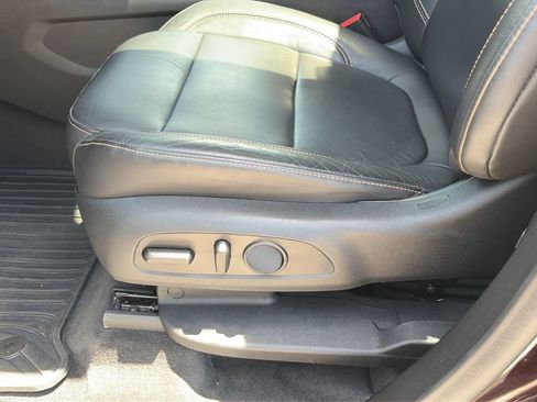 Used 2020 Chevrolet Traverse LT w/ LT Premium Package AWD/4WD image 19
