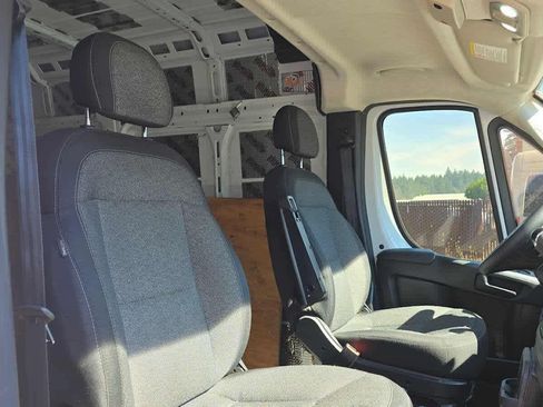 Used 2023 RAM ProMaster 2500 FWD image 13
