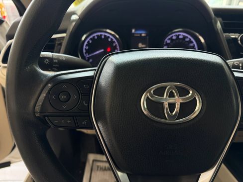 Used 2018 Toyota Camry LE w/ Protection Package (Q2) FWD image 11