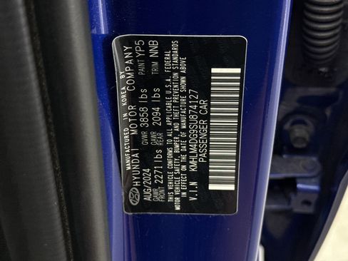 Used 2025 Hyundai Elantra Sport FWD image 11