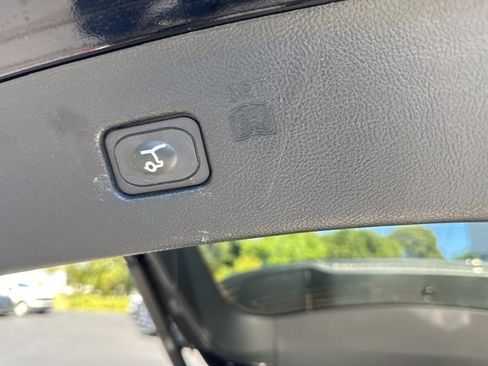 Used 2022 Ford Edge Titanium image 10