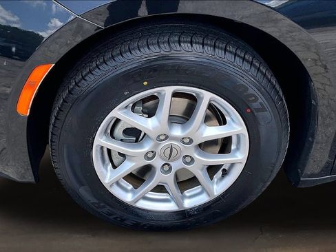 Used 2023 Chrysler Voyager LX FWD image 35