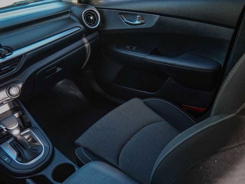 Used 2022 Kia Forte LXS w/ LXS Technology Package image 26