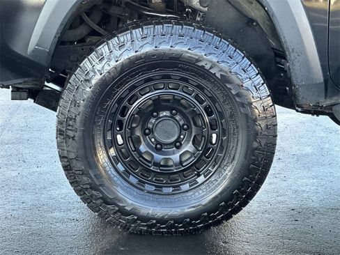 Used 2022 Toyota Tacoma TRD Off-Road image 9