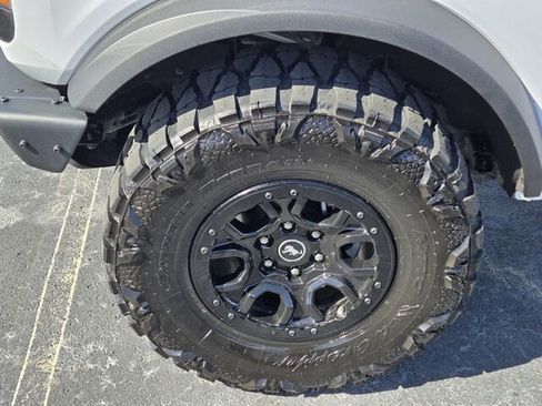 Certified 2024 Ford Bronco Wildtrak image 9