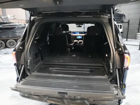 Used 2025 Lincoln Navigator Reserve AWD/4WD image 33