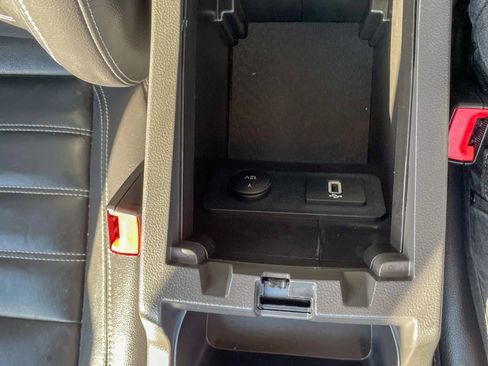 Used 2017 Ford Escape SE w/ SE Leather Comfort Package image 32