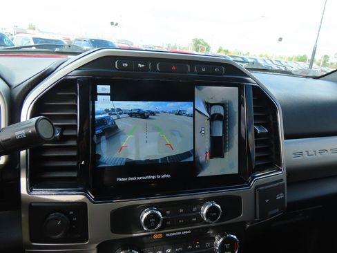 Used 2022 Ford F250 Lariat image 32