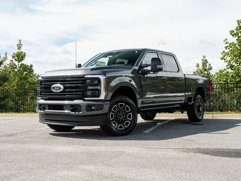 New 2026 Ford F250 Platinum w/ FX4 Off-Road Package AWD/4WD image 2