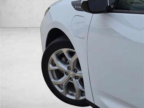 Used 2017 Chevrolet Volt Premier w/ Driver Confidence II Package FWD image 7