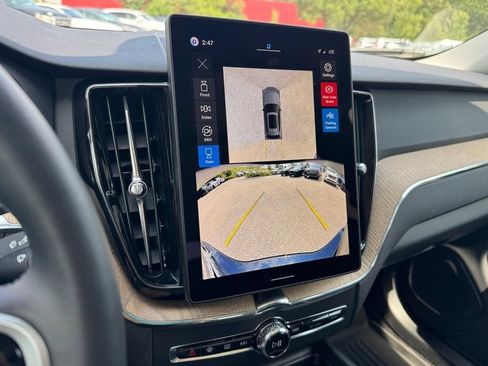 Certified 2026 Volvo XC60 B5 Plus w/ Climate Package AWD/4WD image 20