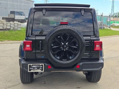 Certified 2025 Jeep Wrangler Unlimited Sahara w/ Safety Group AWD/4WD image 12