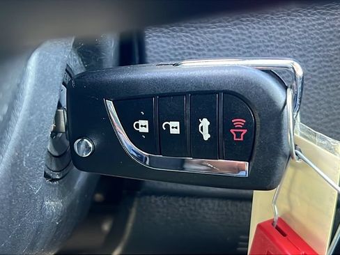Used 2024 Toyota Corolla LE FWD image 22
