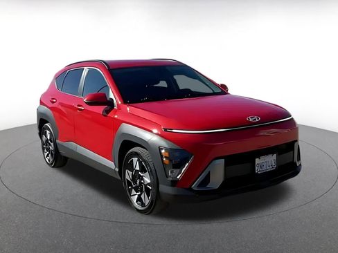 Used 2025 Hyundai Kona SEL image 2