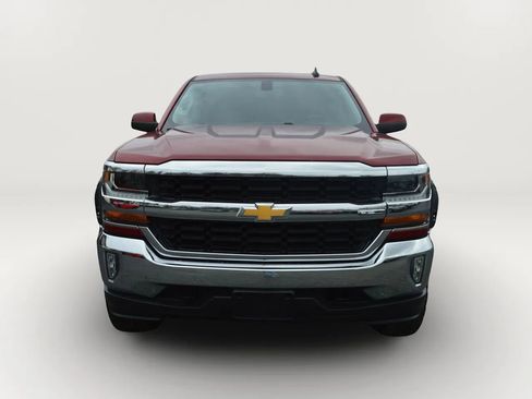 Used 2018 Chevrolet Silverado 1500 LT w/ LT Eassist Package image 2