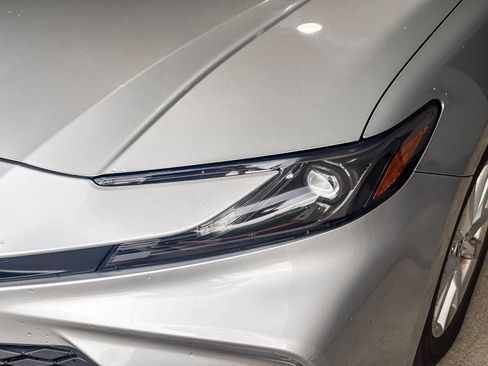 Certified 2025 Toyota Camry LE image 9