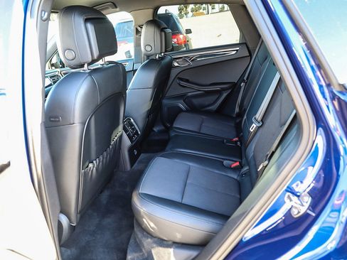 Used 2023 Porsche Macan image 18