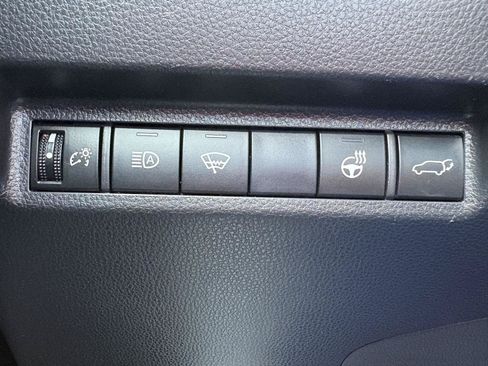 Used 2019 Toyota RAV4 XLE Premium w/ Cold Weather Package AWD/4WD image 11