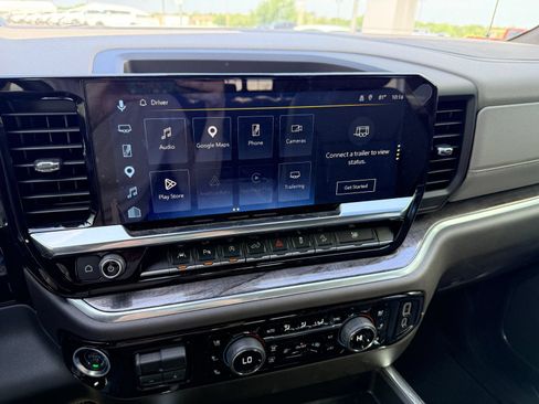 Used 2025 Chevrolet Silverado 1500 LTZ AWD/4WD image 18