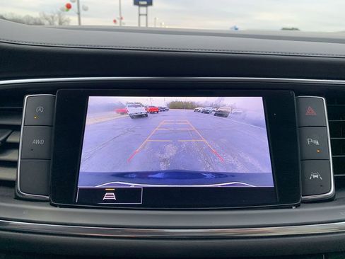 Used 2023 Buick Enclave Essence image 22