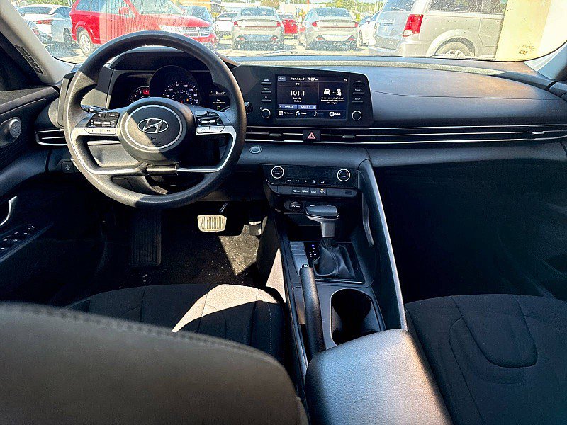 Used 2023 Hyundai Elantra SEL FWD image 11