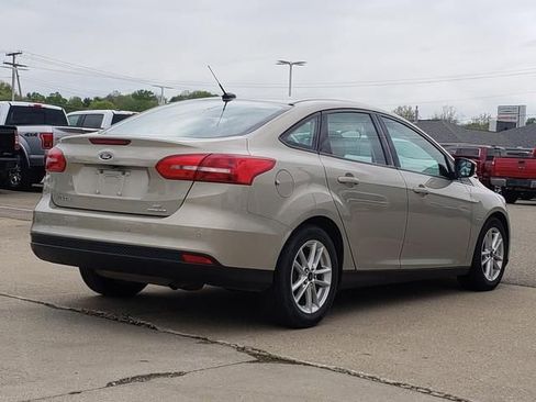 Used 2016 Ford Focus SE w/ SE Power Seat Package FWD image 4