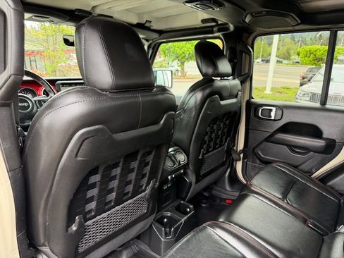 Used 2022 Jeep Gladiator Rubicon w/ LED Lighting Group AWD/4WD image 29