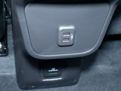 Used 2024 Chevrolet Equinox RS FWD image 23