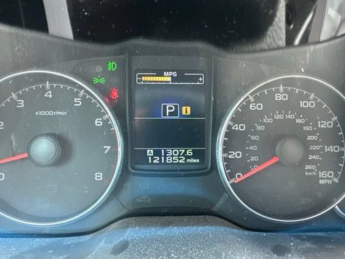 Used 2014 Subaru Legacy 3.6R Limited w/ Moonroof Package AWD/4WD image 11