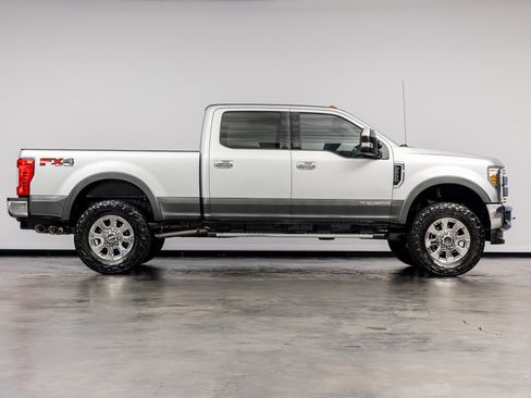 Used 2018 Ford F250 Lariat w/ Chrome Package AWD/4WD image 21