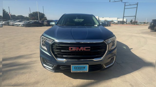Certified 2024 GMC Terrain SLE AWD/4WD image 3