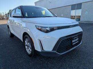 Used 2024 Kia Soul LX w/ Option Group 015 video 2