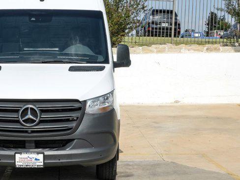 Used 2021 Mercedes-Benz Sprinter 3500 image 35