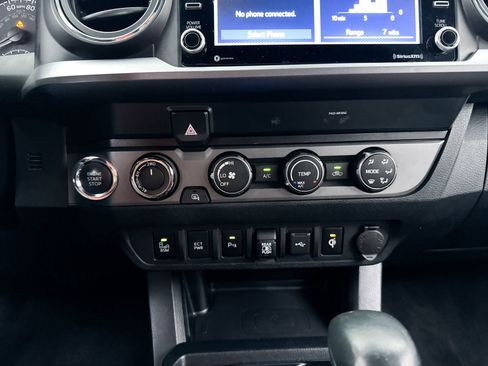 Used 2020 Toyota Tacoma TRD Sport w/ Technology Package AWD/4WD image 20