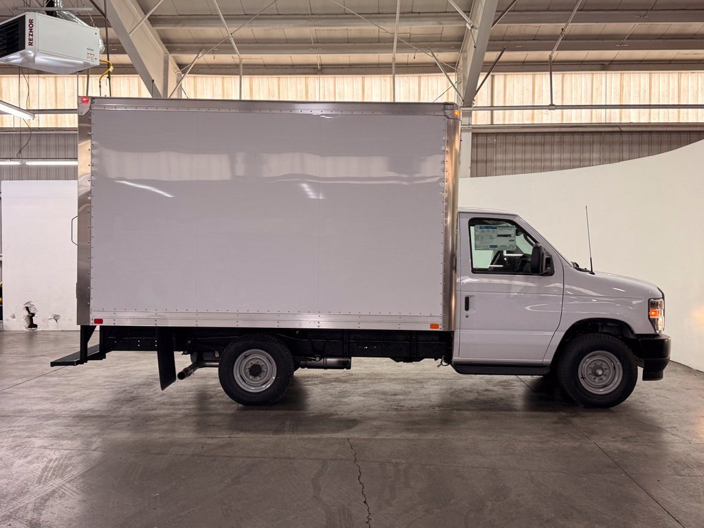 New 2027 Ford E-350 and Econoline 350 Super Duty w/ Power Equipment Group RWD image 9