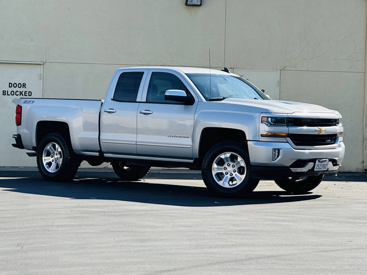 Used 2016 Chevrolet Silverado 1500 LT w/ All Star Edition AWD/4WD image 3