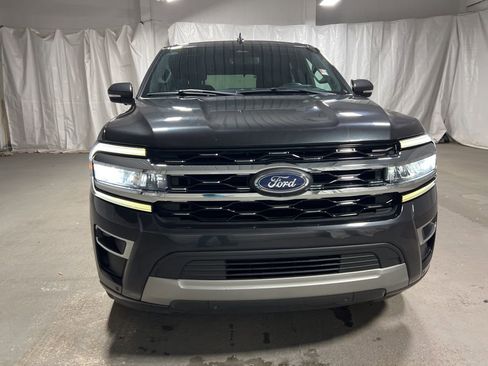 Used 2024 Ford Expedition Limited image 2