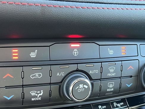 Certified 2024 Dodge Durango R/T w/ Blacktop Package image 37