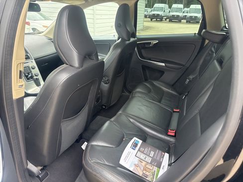 Used 2012 Volvo XC60 T6 image 10
