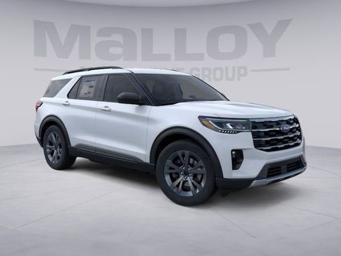 New 2026 Ford Explorer Active w/ Active Comfort Package image 2