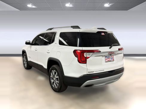 Used 2023 GMC Acadia SLT w/ Technology Package FWD image 3
