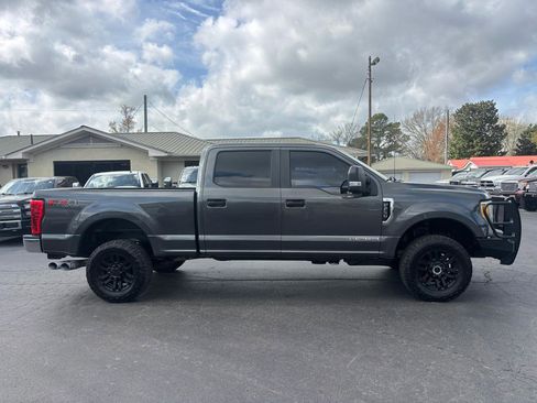Used 2017 Ford F250 XL w/ Power Equipment Group AWD/4WD image 4