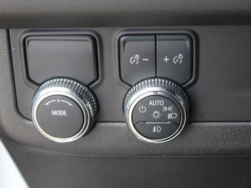 Used 2024 GMC Yukon XL SLT RWD image 25