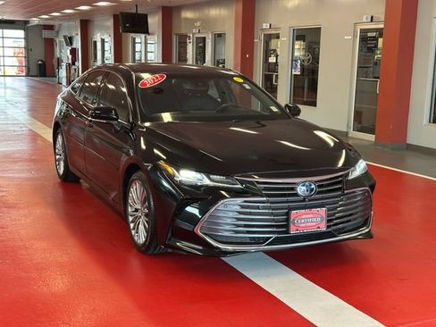 Certified 2022 Toyota Avalon Limited w/ Advanced Safety Package FWD image 2